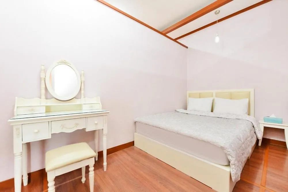 *** Wisma tamu Eden'S Gardens Pension Incheon Korsel